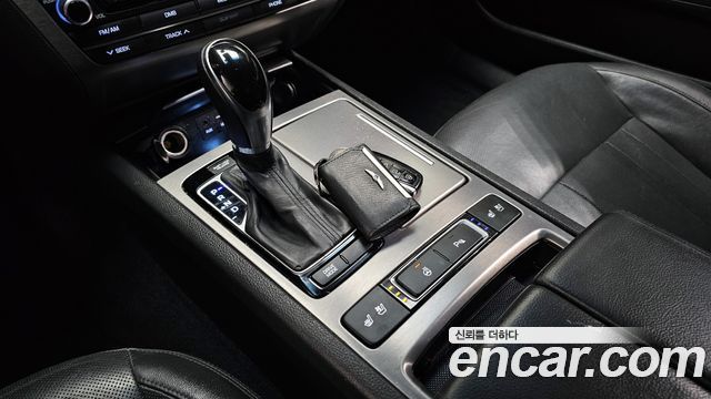 Hyundai Genesis 2015 — photo 9