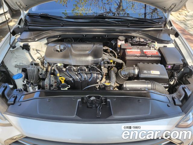 Hyundai AVANTE 2018 — photo 6