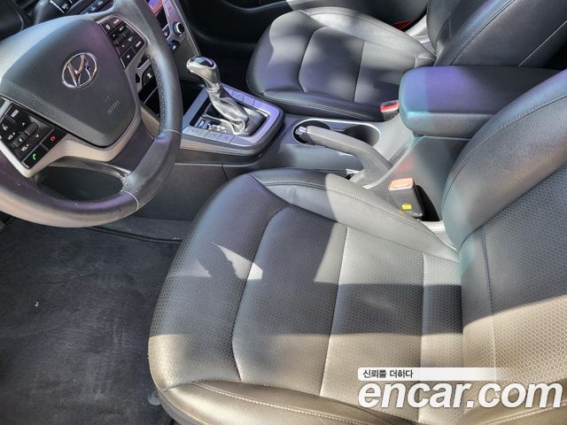 Hyundai AVANTE 2018 — photo 7