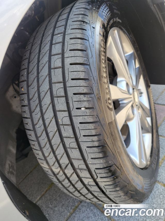 Hyundai AVANTE 2018 — photo 17
