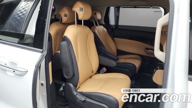 Kia Canival 2022 — photo 17