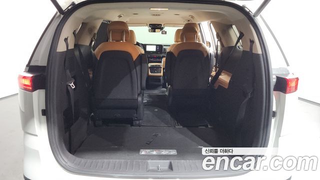 Kia Canival 2022 — photo 24