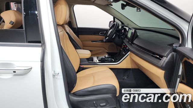 Kia Canival 2022 — photo 16