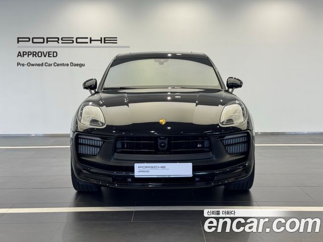 Porsche Macan 2022 — photo 2