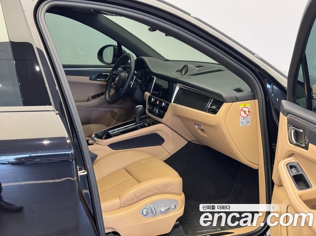Porsche Macan 2022 — photo 9