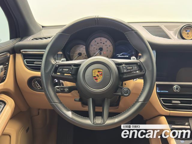 Porsche Macan 2022 — photo 12
