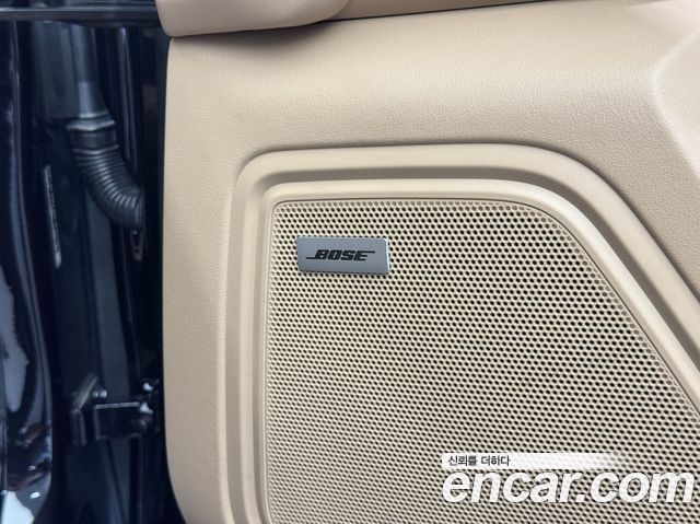 Porsche Macan 2022 — photo 18