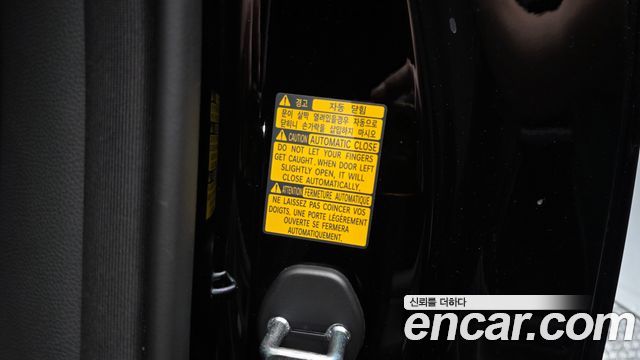 Genesis G90 2023 — photo 31