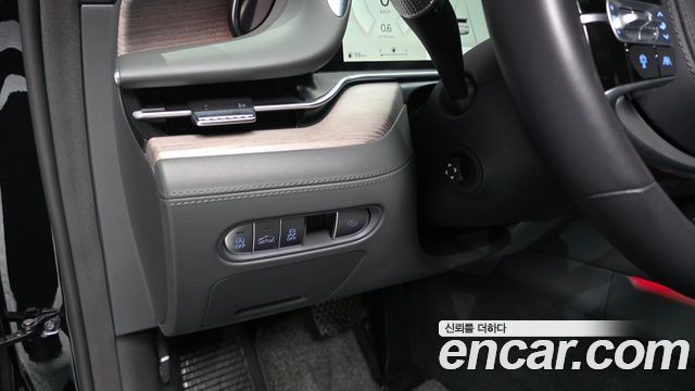 Genesis G90 2023 — photo 32