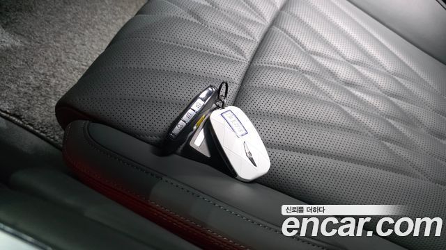 Genesis G90 2023 — photo 36