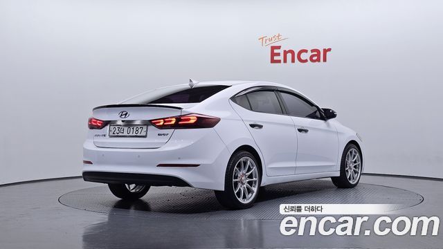 Hyundai AVANTE 2017 — photo 2