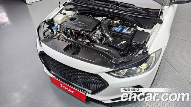 Hyundai AVANTE 2017 — photo 6