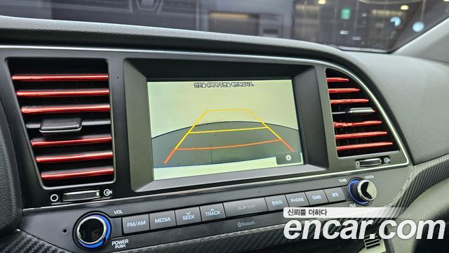 Hyundai AVANTE 2017 — photo 15