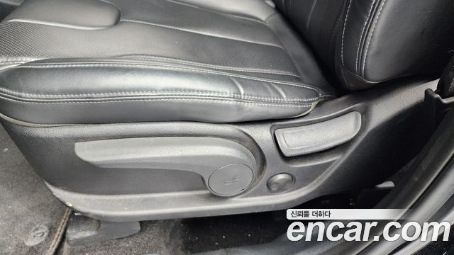 Hyundai Santafe 2022 — photo 32