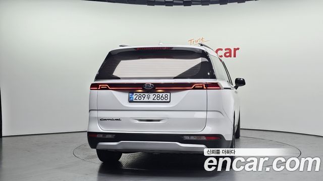 Kia Canival 2021 — photo 4