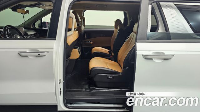 Kia Canival 2021 — photo 11