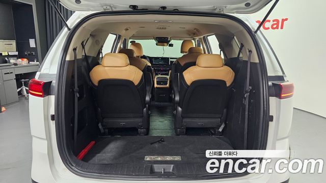 Kia Canival 2021 — photo 20