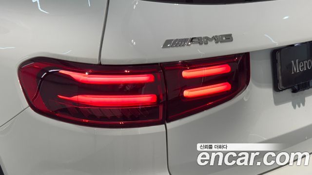 Mercedes-Benz GLB-Class 2025 — photo 9