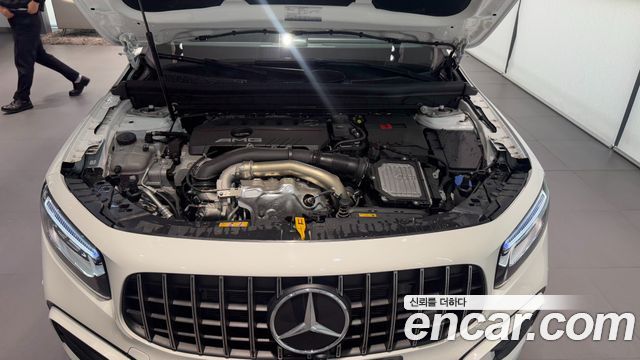 Mercedes-Benz GLB-Class 2025 — photo 11