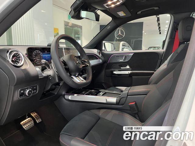 Mercedes-Benz GLB-Class 2025 — photo 12