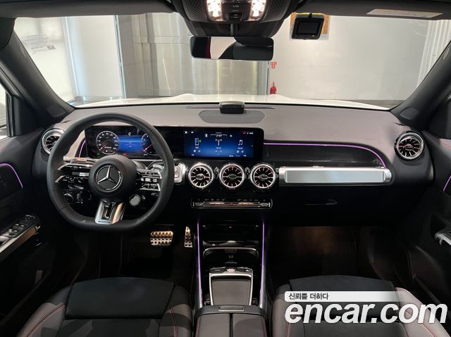 Mercedes-Benz GLB-Class 2025 — photo 13