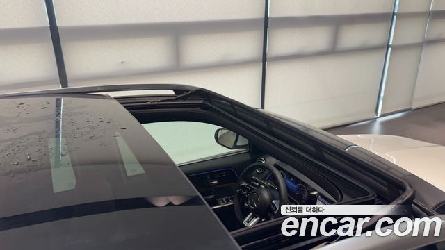 Mercedes-Benz GLB-Class 2025 — photo 18