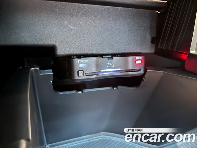 Mercedes-Benz GLB-Class 2025 — photo 19