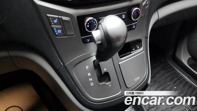 Hyundai Starex 2019 — photo 9