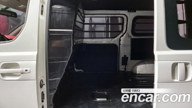 Hyundai Starex 2019 — photo 11