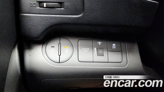 Hyundai Starex 2019 — photo 15