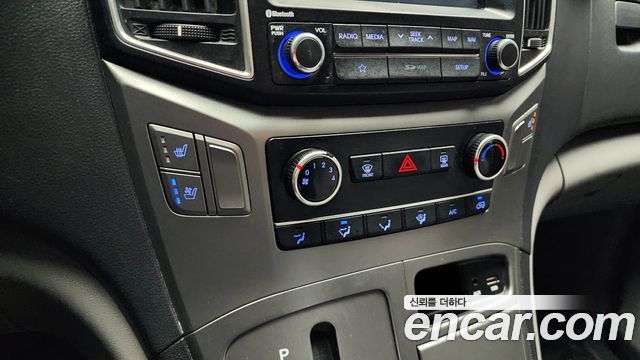 Hyundai Starex 2019 — photo 16
