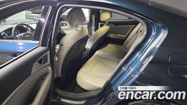 Genesis G70 2021 — photo 17
