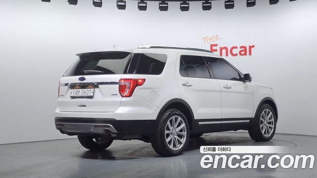 Ford Explorer 2016 — photo 2