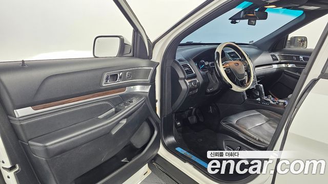 Ford Explorer 2016 — photo 10