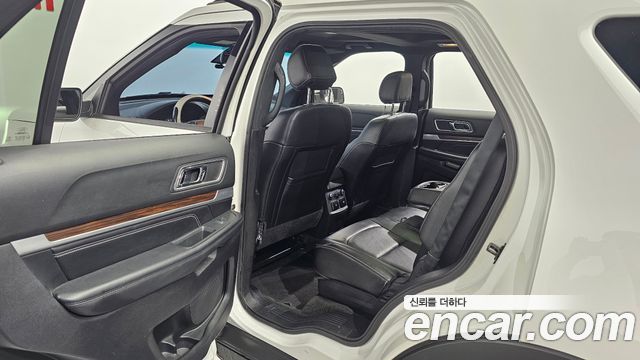 Ford Explorer 2016 — photo 11