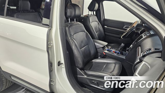 Ford Explorer 2016 — photo 12