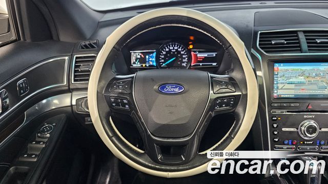 Ford Explorer 2016 — photo 13