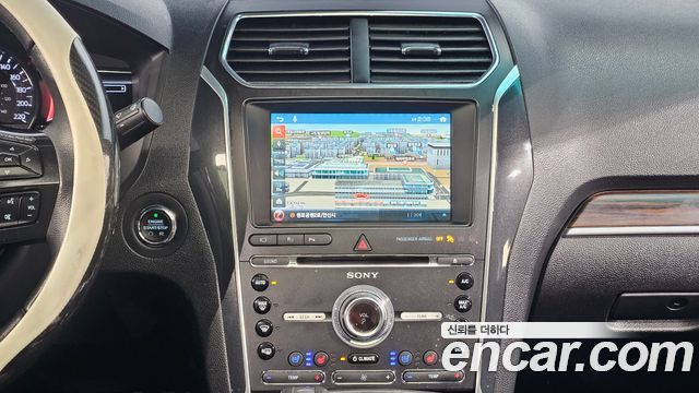 Ford Explorer 2016 — photo 19