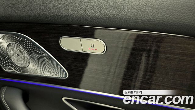 Mercedes-Benz GLE-Class 2021 — photo 18
