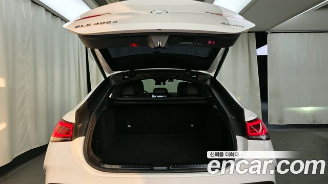 Mercedes-Benz GLE-Class 2021 — photo 20