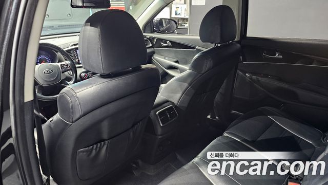 Kia Sorento 2018 — photo 16
