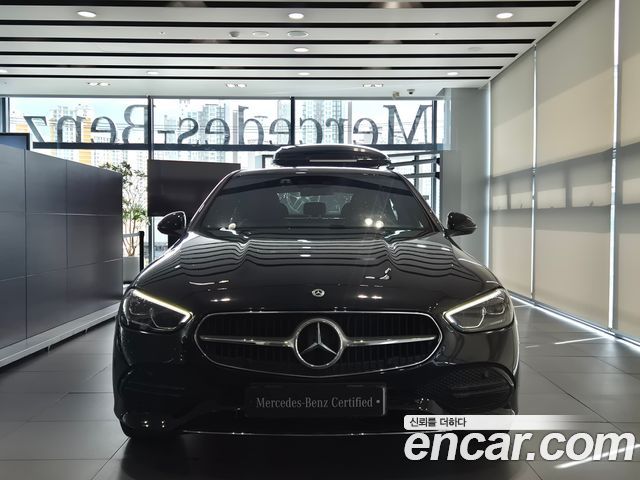 Mercedes-Benz C-Class 2025 — photo 2