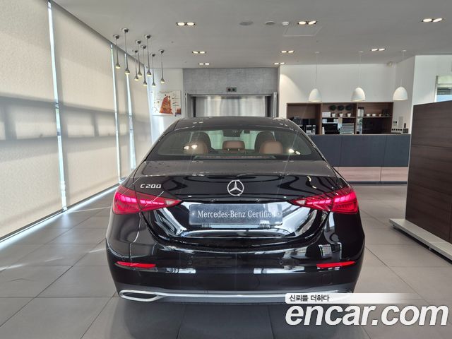 Mercedes-Benz C-Class 2025 — photo 4