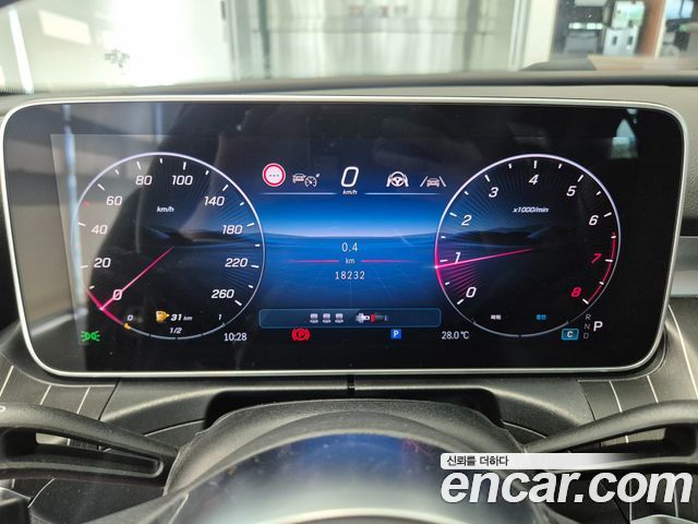 Mercedes-Benz C-Class 2025 — photo 12