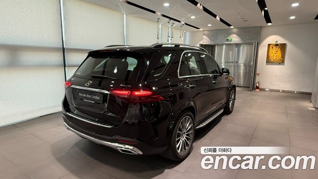 Mercedes-Benz GLE-Class 2025 — photo 2