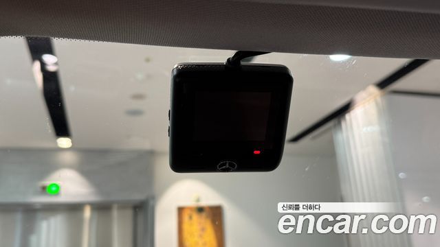 Mercedes-Benz GLE-Class 2025 — photo 12