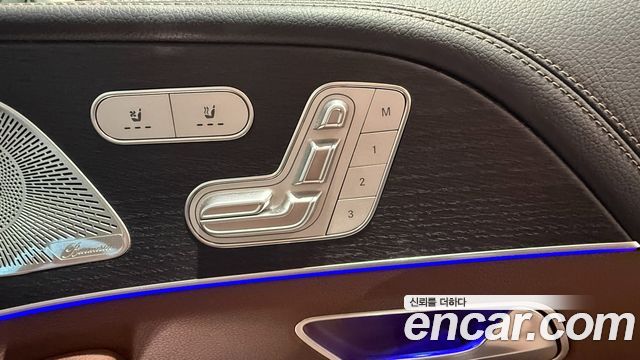 Mercedes-Benz GLE-Class 2025 — photo 16