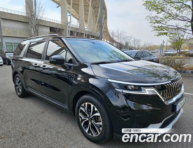 Kia Canival 2021 — photo 2