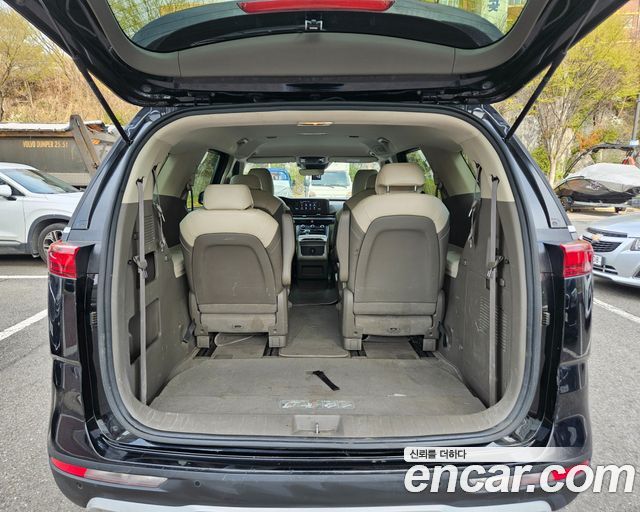 Kia Canival 2021 — photo 7