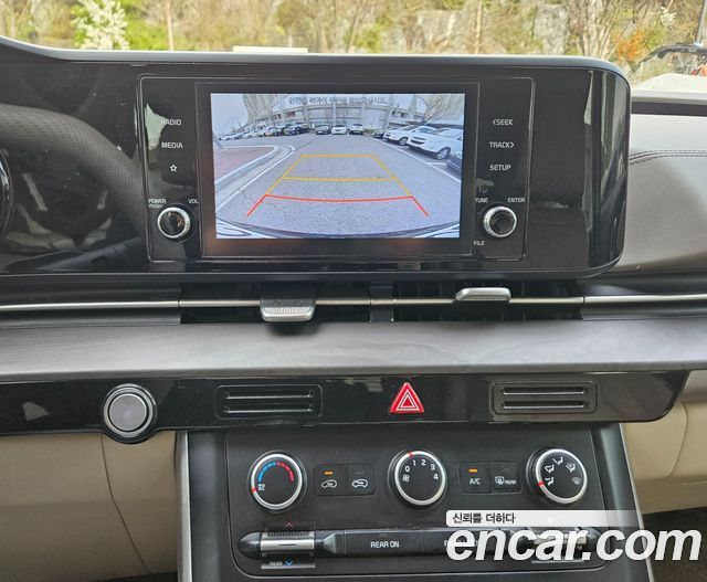 Kia Canival 2021 — photo 12